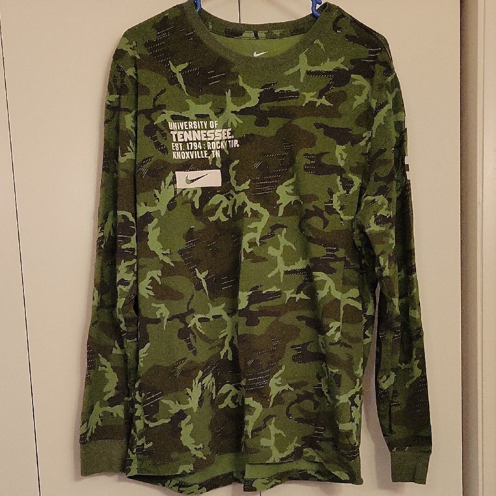 NWOT Nike University Of Tennessee Camo